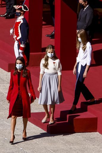 La reine Letizia d'Espagne et ses filles les princesses Leonor et Sofia à Madrid, le 12 octobre 2020