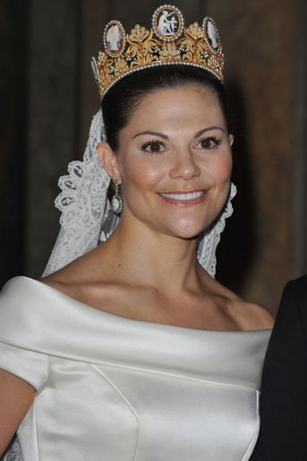 La princesse Victoria de Suède porte le diadème de Joséphine de Beauharnais pour son mariage, le 19 juin 2010