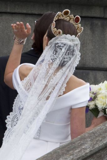 Le diadème de la princesse Victoria de Suède, vu de dos, le jour de son mariage le 19 juin 2010