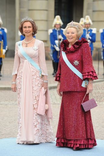 Sofia d&#039;Espagne et Beatrix des Pays-Bas au mariage de la princesse Victoria de Suède et de Daniel Westling, samedi 19 juin 2010 au palais royal de Stockholm. 