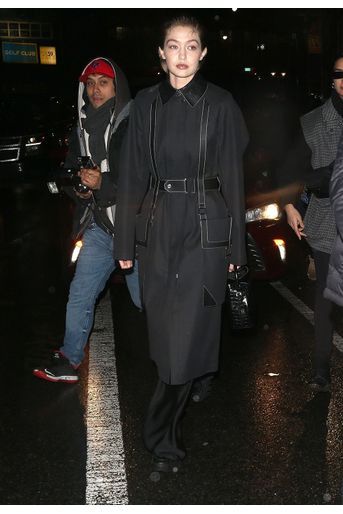 Gigi Hadid arrive au défilé Proenza Schouler lors de la Fashion Week à New York, le 10 février 2020. 