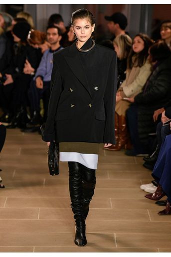 Kaia Gerber défile pour Proenza Schouler lors de la Fashion Week à New York, le 10 février 2020. 