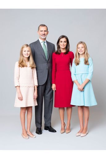Nouveau portrait de la reine Letizia, du roi Felipe VI et des princesses Leonor et Sofia d&#039;Espagne, dévoilé le 11 février 2020