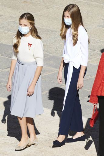 Les princesses Leonor et Sofia d'Espagne à Madrid, le 12 octobre 2020