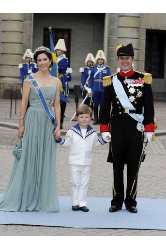 Le prince Christian de Danemark avec la princesse Mary et le prince héritier Frederik à Stockholm, le 19 juin 2010