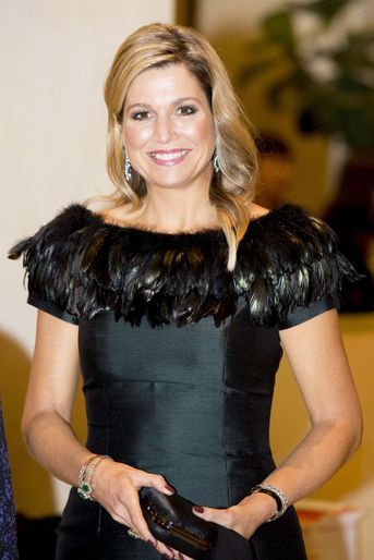 La reine Maxima des Pays-Bas dans une robe agrémentée de plumes le 4 novembre 2014