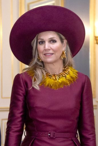 La reine Maxima des Pays-Bas avec un collier en plumes, le 14 novembre 2018