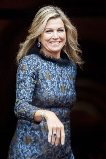 La reine Maxima des Pays-Bas dans une robe agrémentée de plumes le 14 janvier 2020