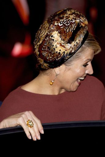 La reine Maxima des Pays-Bas avec un chapeau orné de plumes, le 18 février 2020