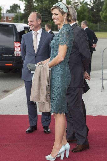 La reine Maxima des Pays-Bas avec des plumes dans les cheveux, le 25 juin 2013