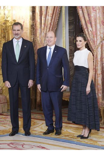 La reine Letizia et le roi Felipe VI d'Espagne avec le prince Albert II de Monaco à Madrid, le 2 décembre 2019