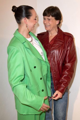 La princesse Stéphanie de Monaco et sa fille aînée Pauline Ducruet, à Paris le 1er mars 2022