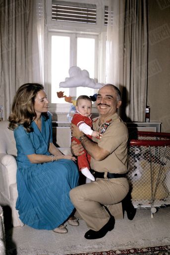 Le roi Hussein chez lui avec la reine Noor et leur fils Hamza, accusé au printemps dernier d’avoir voulu déstabiliser le royaume.