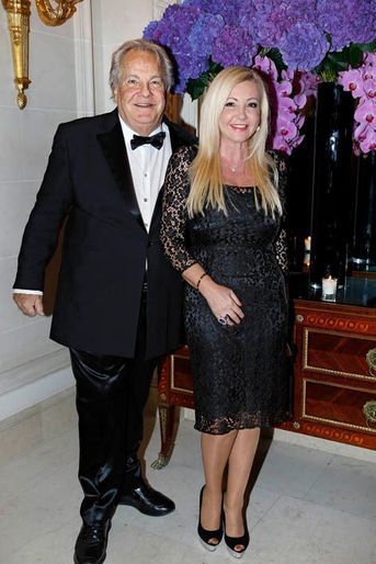 Massimo Gargia et lady Monika Bacardi, généreuse donatrice. 