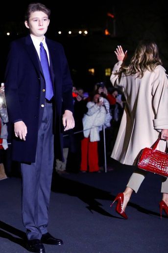 Ivanka, Donald, Melania et Barron Trump arrivant sur la base militaire Andrews, le 20 décembre 2019.