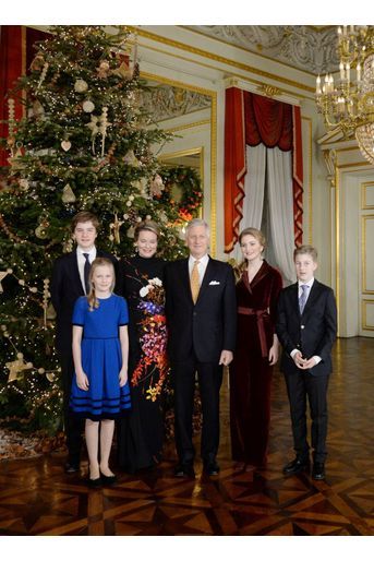 La reine Mathilde et le roi des Belges Philippe avec leurs enfants à Bruxelles, le 18 décembre 2019