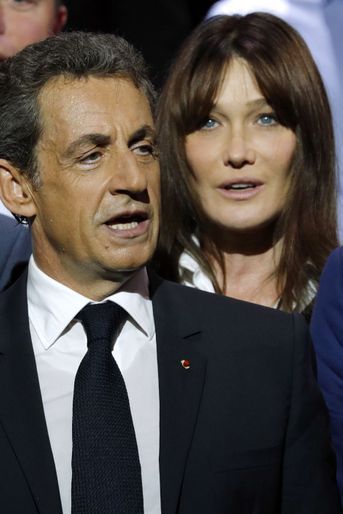 Carla Bruni et Nicolas Sarkozy à Paris, en octobre 2016.