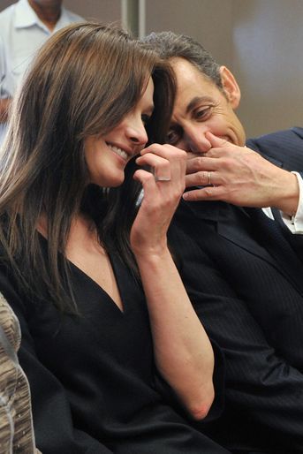 Carla Bruni et Nicolas Sarkozy à Cape Town, en février 2008.