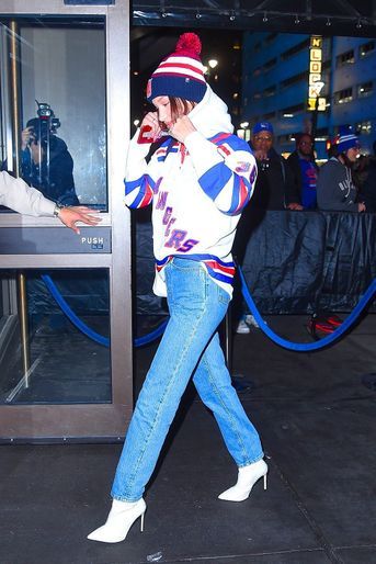 Bella Hadid arrive au Madison Square Garden