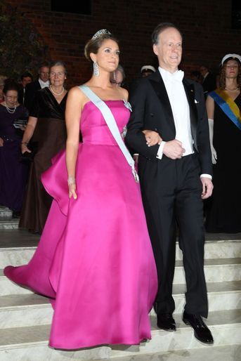 La princesse Madeleine de Suède dans une robe de Angel Sanchez, à Stockholm le 10 décembre 2019