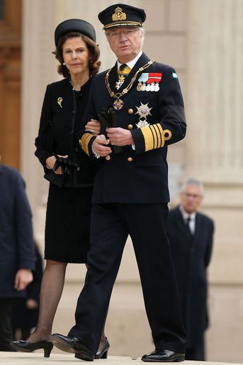 La reine Silvia et le roi Carl XVI Gustaf de Suède aux obsèques de l&#039;ex-roi Michel de Roumanie à Bucarest, le 16 décembre 2017