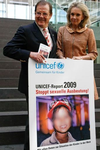 Roger Moore contre les abus sexuels sur les enfants, en 2009