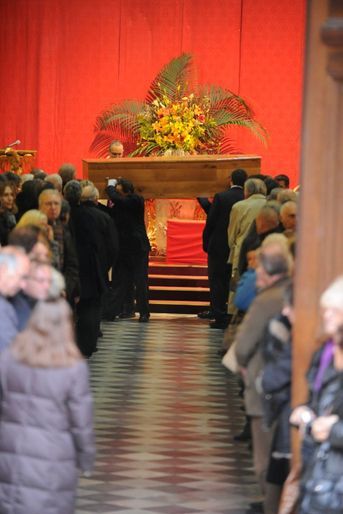 Aux obsèques de Georges Lautner - Belmondo, Venantini ...