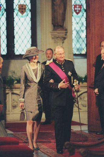 Le roi des Belges Albert II et la mère de Mathilde, à Bruxelles le 4 décembre 1999