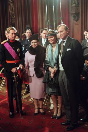 Le grand-duc héritier Henri, la grande-duchesse héritière Maria Teresa, la princesse Margaretha et le prince Jean de Luxembourg, à Bruxelles le 4 décembre 1999