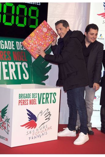 Gad Elmaleh lors du lancement officiel des "Pères Noël Verts" du Secours Populaire à Paris le 25 novembre 2019.
