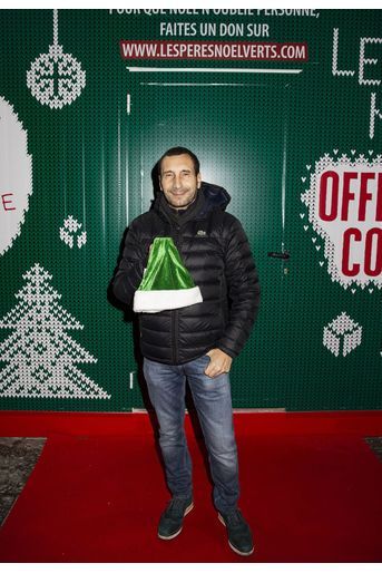 Zinedine Soualem lors du lancement officiel des "Pères Noël Verts" du Secours Populaire à Paris le 25 novembre 2019.