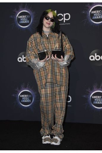Billie Eilish lors de la cérémonie des American Music Awards dimanche 24 novembre 2019 à Los Angeles. 
