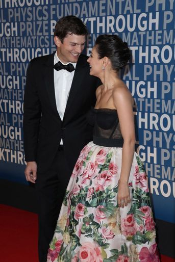 Ashton Kutcher et Mila Kunis à la cérémonie des Breakthrough Awards, le 3 décembre 2017 en Californie.
