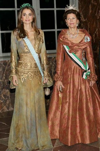 La reine Rania de Jordanie avec la reine Silvia de Suède, le 7 octobre 2003