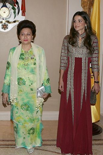La reine Rania de Jordanie avec la reine de Malaysie, le 10 septembre 2006