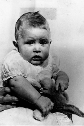 Le prince Charles à 6 mois et demi, le 4 juin 1949