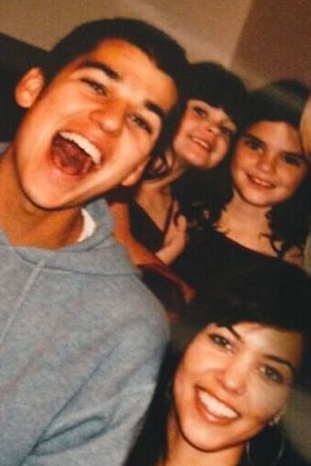 Kendall Jenner avec ses soeurs Kylie Jenner et Kourtney Kardashian et son frère Rob Kardashian