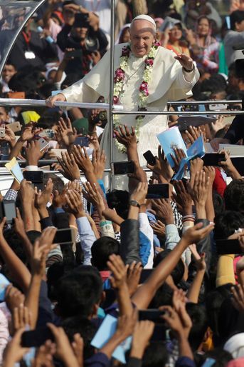 Le pape François a donné une messe en plein air à Dacca, au Bangladesh, le 1er décembre 2017.