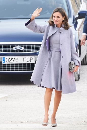 La reine Letizia d'Espagne en Carolina Herrera à Caravaca de la Cruz, le 28 novembre 2017