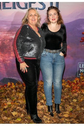Valérie Damidot et Roxane Damidot à la première de &quot;La Reine des Neiges 2&quot; au cinéma Le Grand Rex à Paris le 13 novembre 2019. 