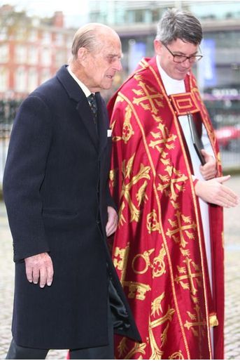 Le prince Philip arrive à l'abbaye de Westminster, le 24 novembre 2015