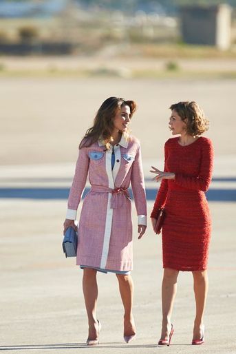 La reine Rania de Jordanie avec la reine Letizia d'Espagne à Madrid, le 19 novembre 2015