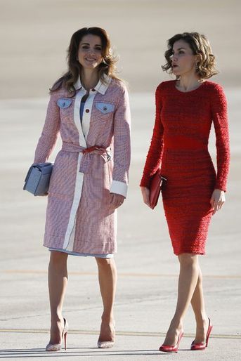 La reine Rania de Jordanie avec la reine Letizia d'Espagne à Madrid, le 19 novembre 2015
