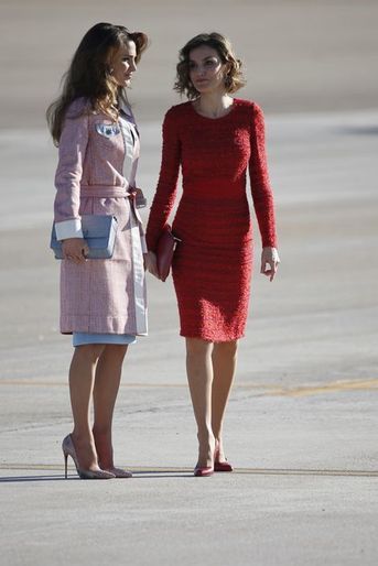 La reine Rania de Jordanie avec la reine Letizia d&#039;Espagne à Madrid, le 19 novembre 2015