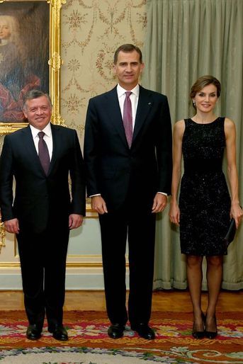 Le roi Abdallah II de Jordanie avec la reine Letizia et le roi Felipe VI d'Espagne à Madrid, le 19 novembre 2015