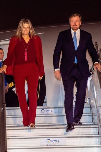 La reine Maxima des Pays-Bas dans un tailleur pantalon Claes Iversen à son arrivée en Inde, le 13 octobre 2019