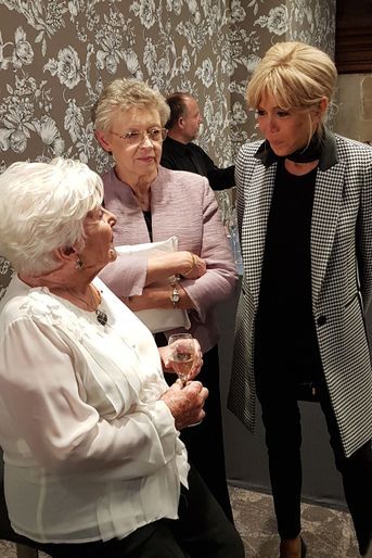 Line Renaud, Françoise Barré-Sinoussi, présidente de Sidaction, et Brigitte Macron.