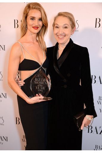 Rosie Huntington-Whiteley et la Justine Picardie (rédactrice en chef d&#039;«Harper&#039;s Bazaar UK») à la soirée Harper’s Bazaar Women of the Year Awards à Londres le 29 octobre 2019