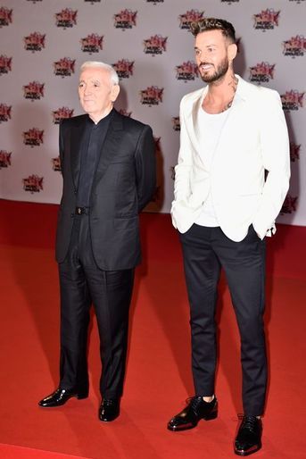 Charles Aznavour et M. Pokora lors des NRJ Music Awards 2015 à Cannes, le 7 novembre 2015