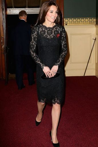 Kate a attiré tous les regards lors du Festival of Remembrance au Royal Albert Hall à Londres, le 7 novembre 2015